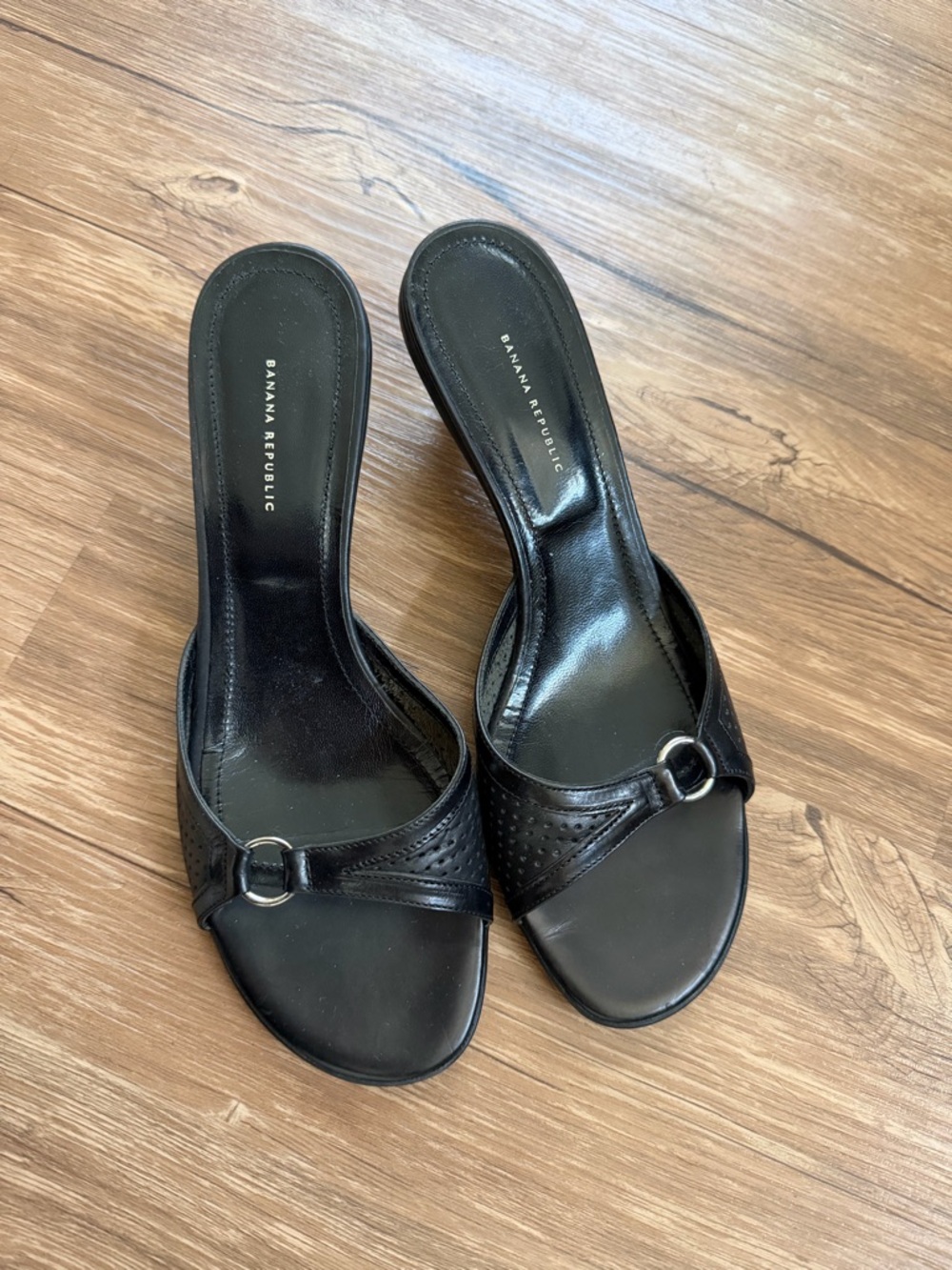 Vintage Banana Republic Black Leather Open-Toe Kitten Heel Mule kitten heels - Picture 2 of 9